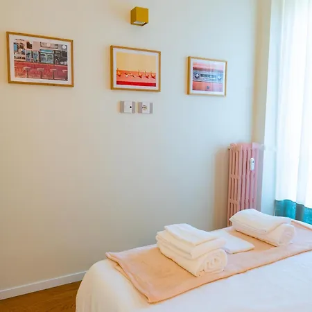 Casa Di Design Nel Centro Storico Apartment *
